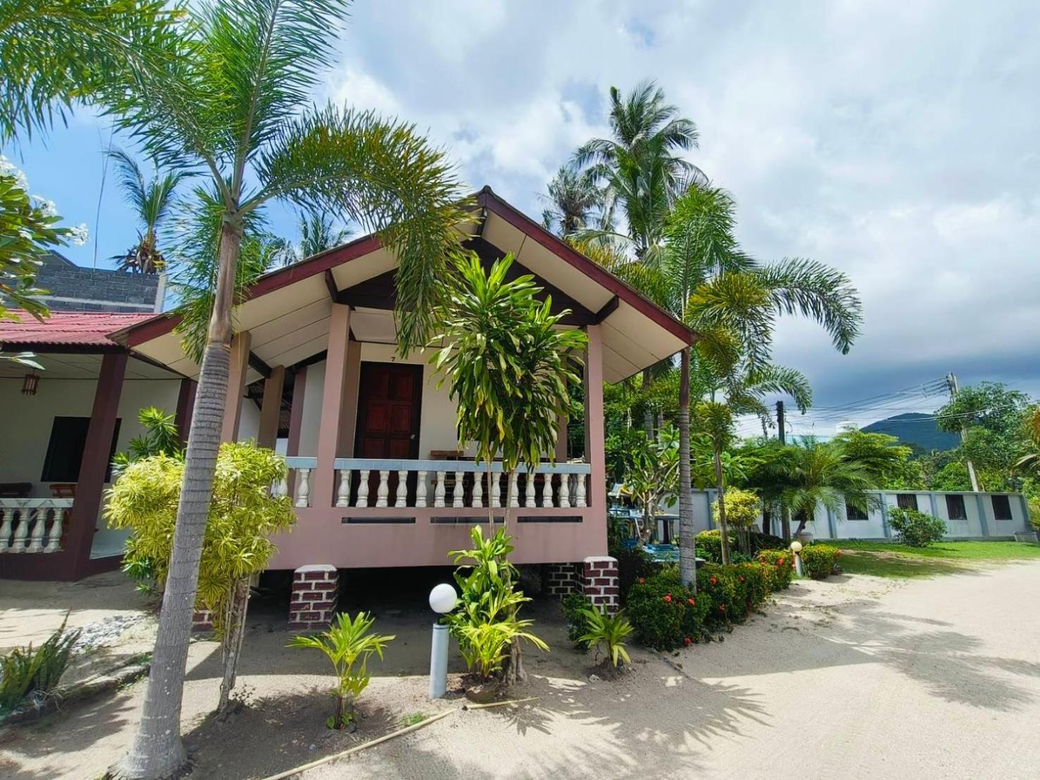 Phangan Lodge Баан Тай Экстерьер фото